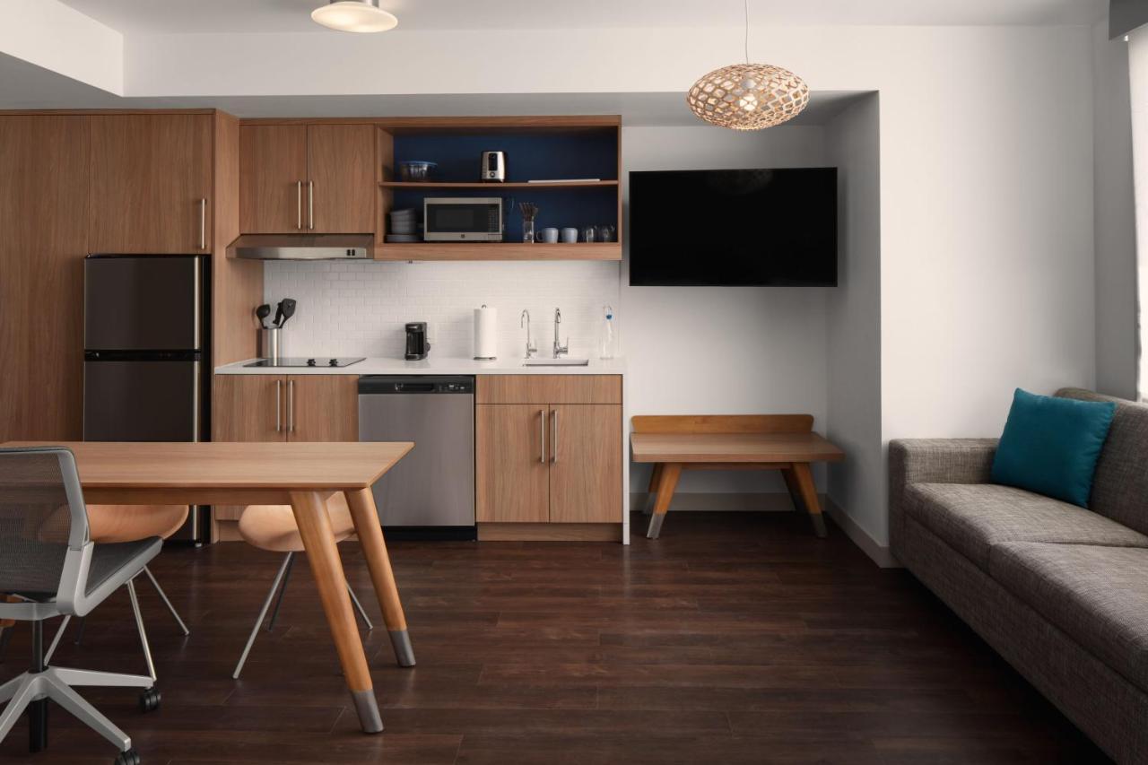 Studio, 2 Queen, Sofa bed, Mountain view