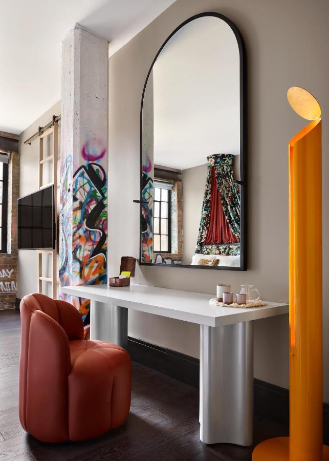 Queen Room with Two Queen Beds and Riverfront View