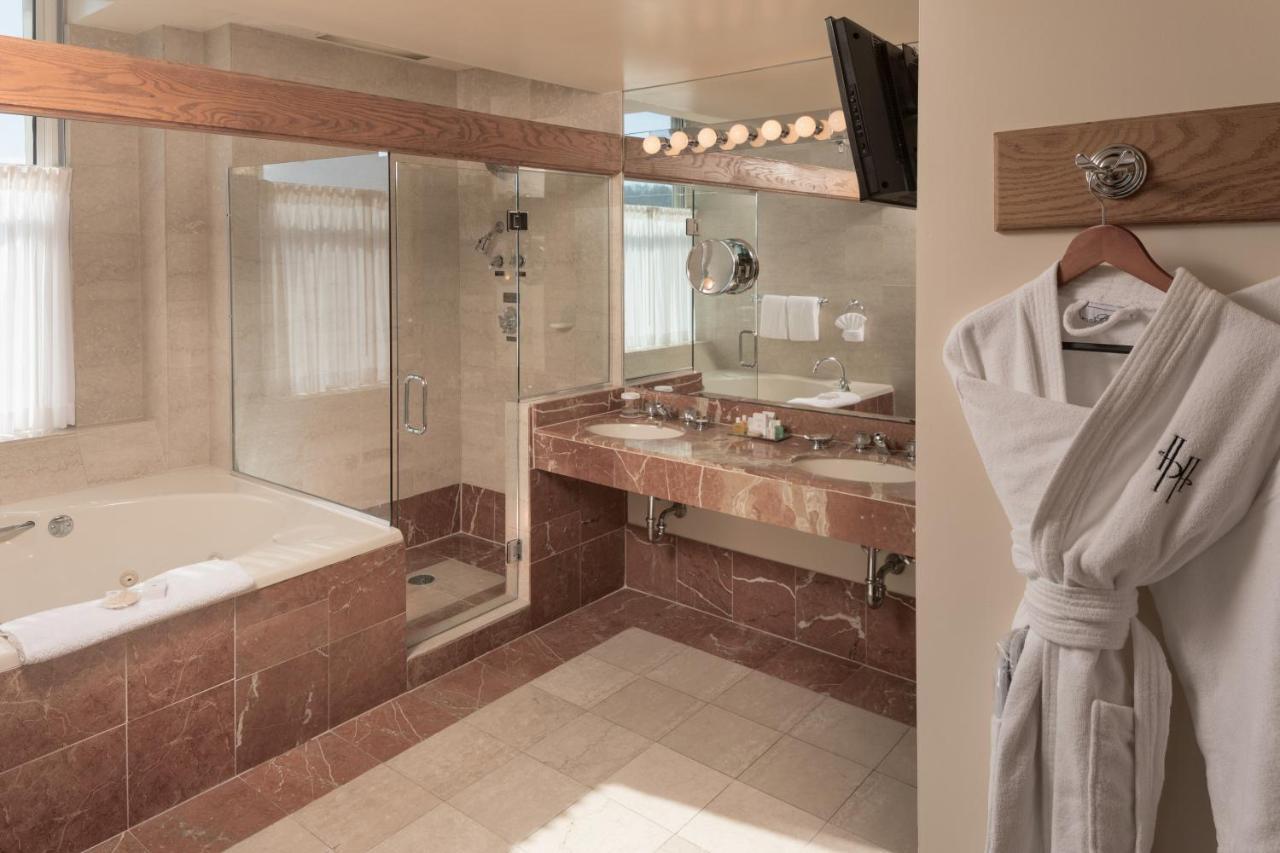 Grand King Suite Sofabed City View Spa Bath or Non Smoking,1499509036:JPEG