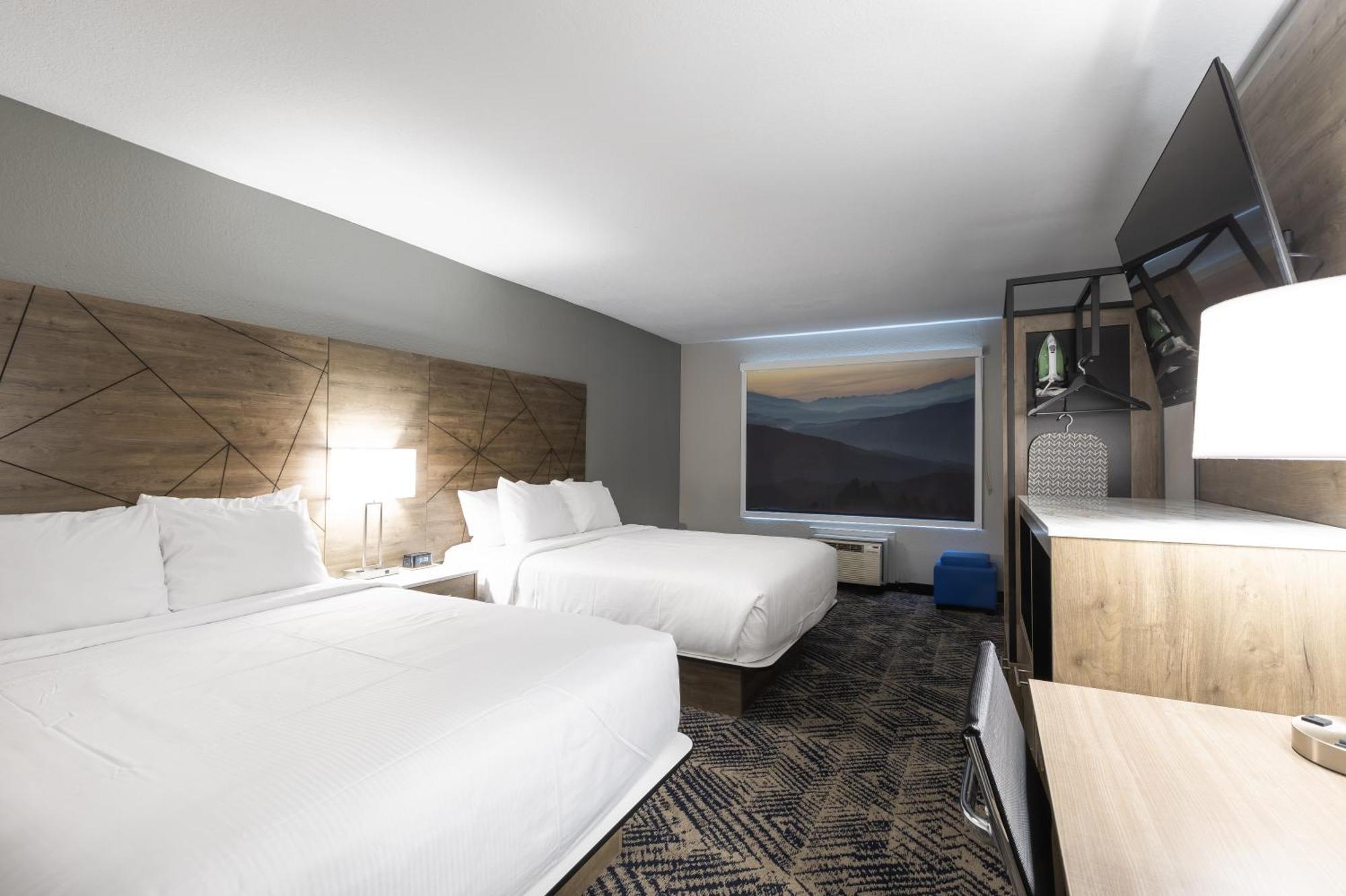 Queen Suite Two Queen Beds Roll Shower Accessible or Non Smoking,1627953416:JPEG