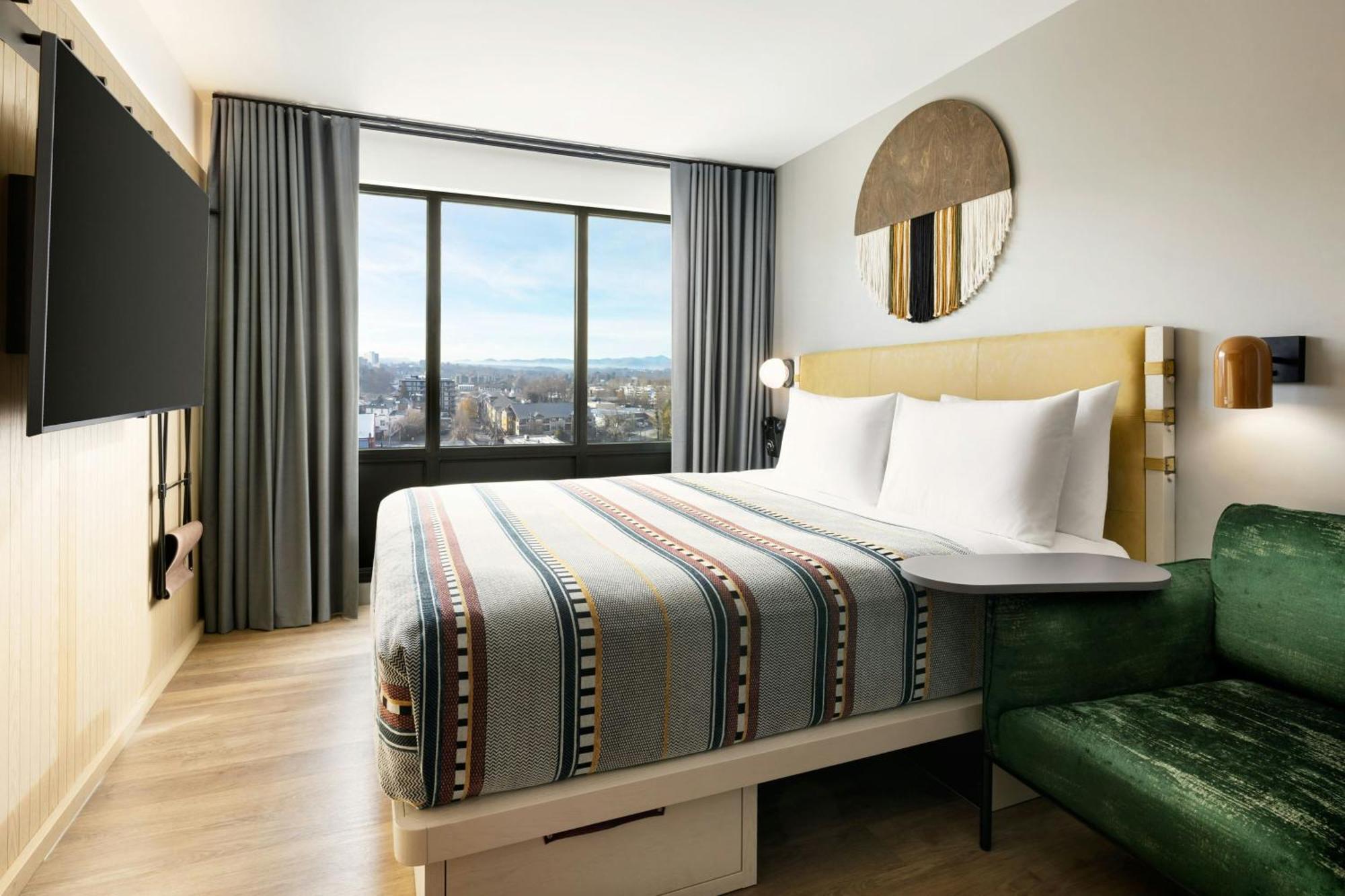King Room Mountain View A,1646120695:JPEG