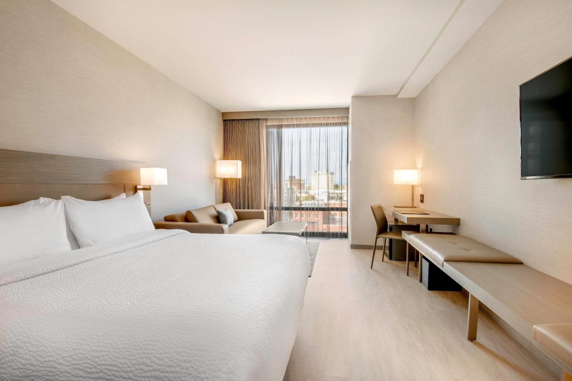 King Room with Mountain View