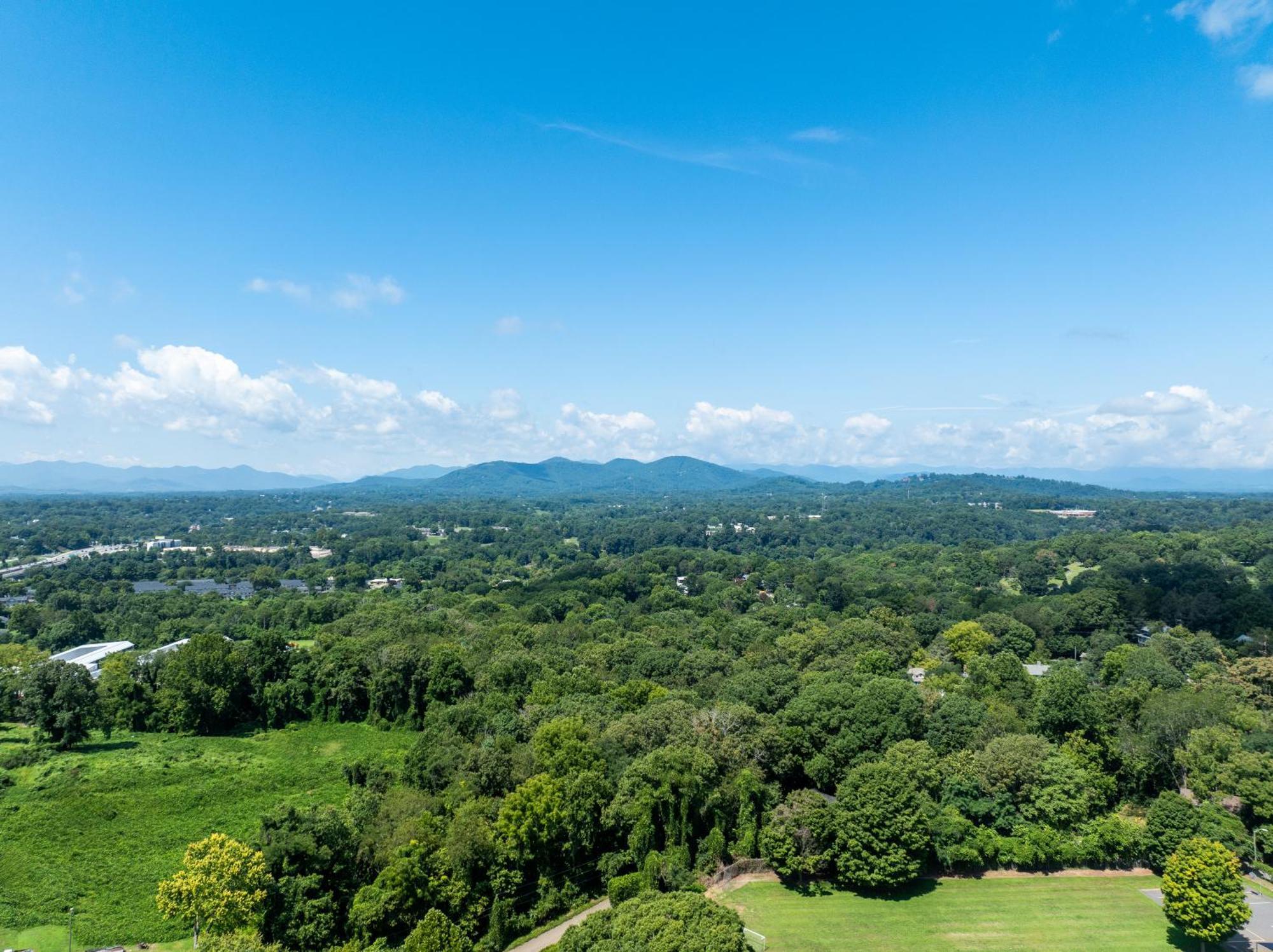 One-Bedroom King Suite with Panoramic View