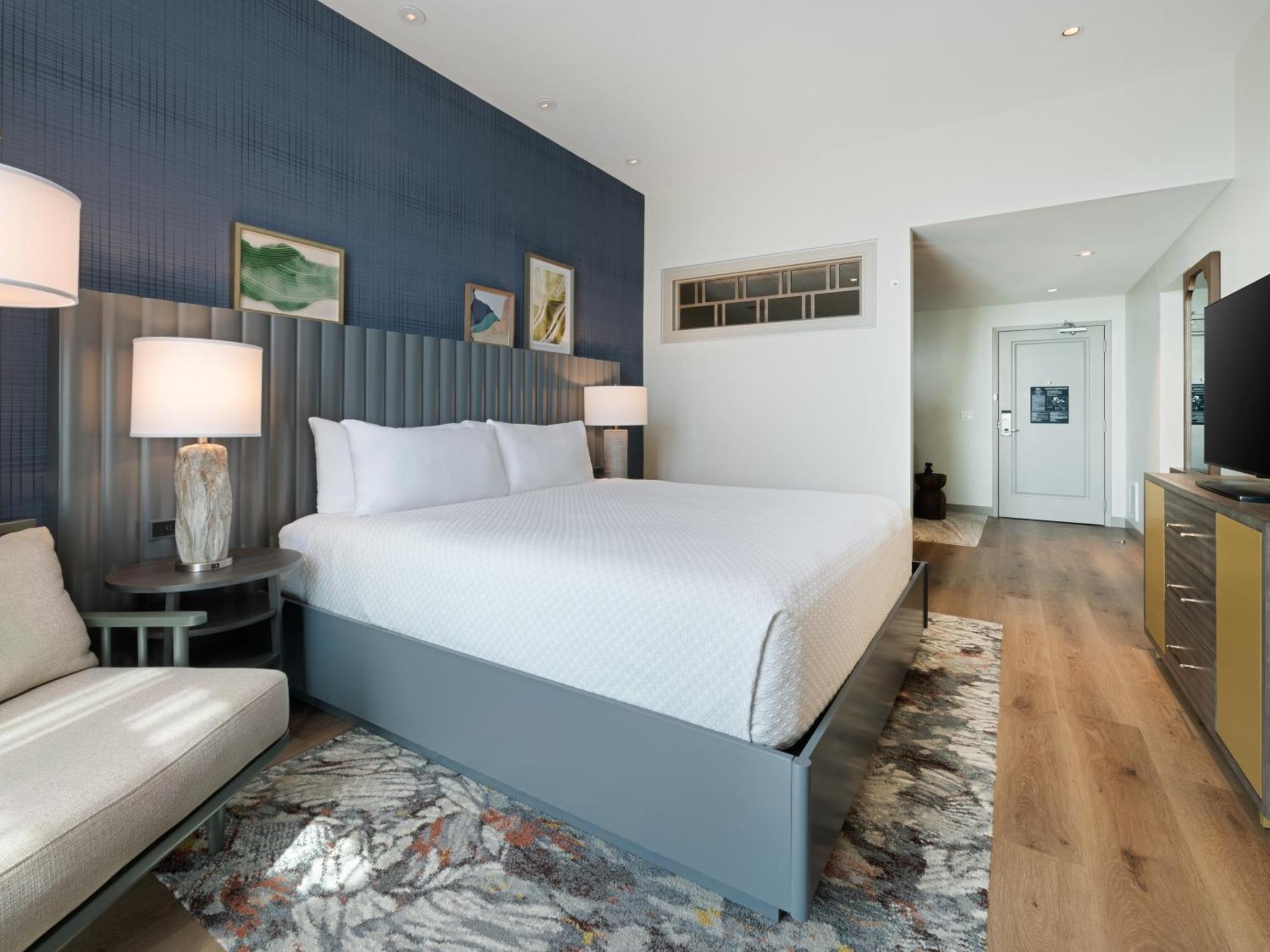 King Executive Suite,1658760765:JPEG
