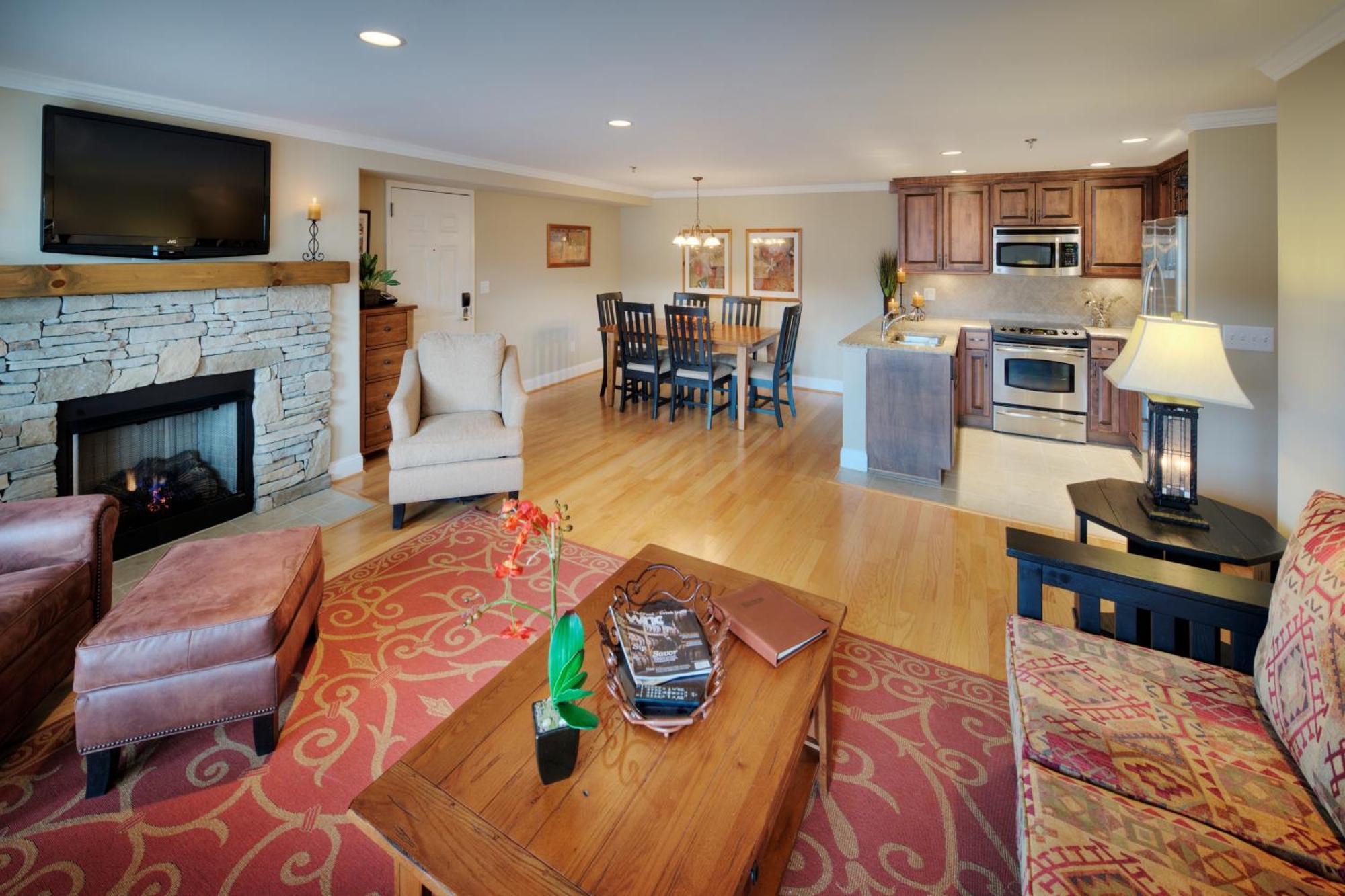 Three-Bedroom Suite,698278176:JPEG
