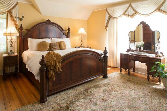 The Holly Room,1548850684:JPEG