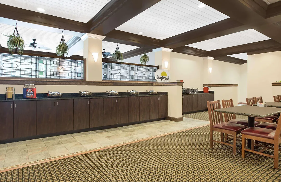 Days Inn By Wyndham Asheville/Mall-1