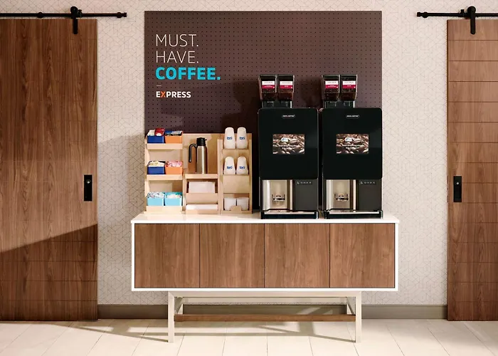 Holiday Inn Express & Suites Asheville Sw - Outlet Ctr Area By Ihg