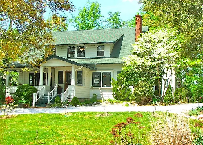 Oakland Cottage Bed And Breakfast Asheville
